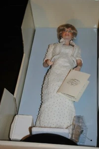 Franklin Mint Lady Diana Doll wearing  Long Ecru (Off-White) Dress w Seed Pearls - Picture 1 of 4