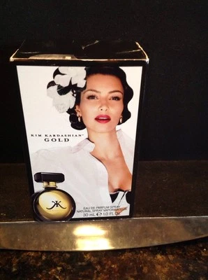 Kim Kardashian Gold 1 oz 30 ml eau de parfum spray nuevo  Foto 1 de 4