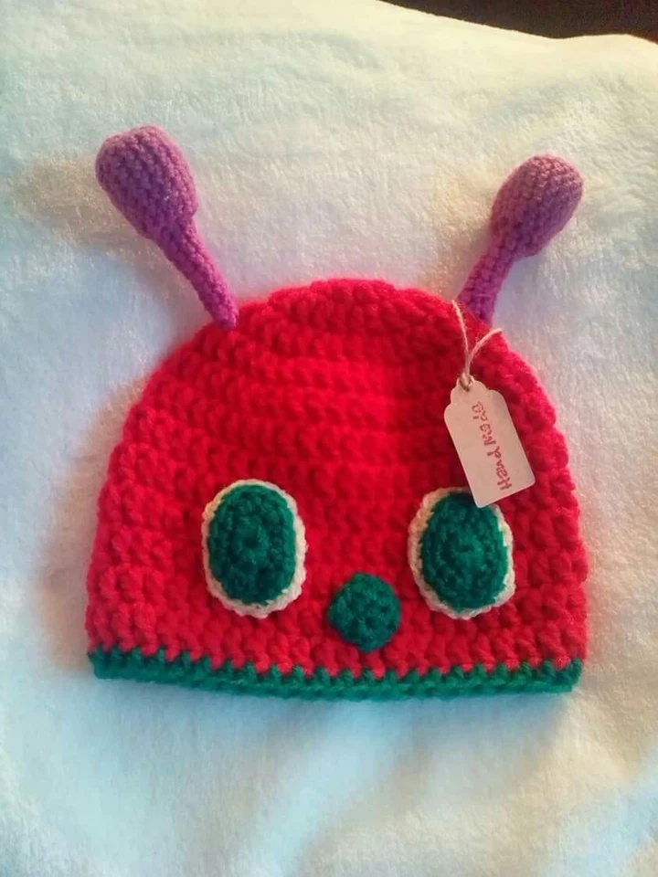 3-6 meses hambriento sombrero de ganchillo inspirado en orugas. Foto 1 de 1