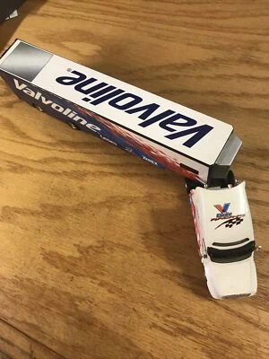 NASCAR 2001 Hot Wheels Team Transporter Valvoline Racing Johnny Benson Foto 1 de 2