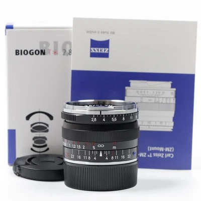 Carl Zeiss Biogon T* 28mm f2.8 ZM Black for Leica M Mount [Top Mint] #4826J - Image 1 of 4