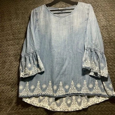 John Mark Chambray Denim Top Womens Large Blue Bell Sleeve Boho Coastal E51 - Image 1 of 4