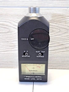Radio Shack Realistic Sound Level Meter CAT NO: 33-2050 w/ Case - Picture 1 of 4