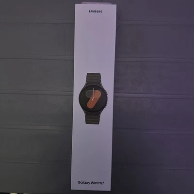 Samsung Galaxy Watch 7 Green 40mm - Image 1 of 2