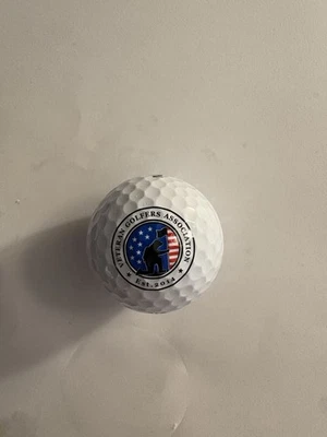 Pelota de golf Srixon de la Asociación de Golfistas Veteranos Foto 1 de 2