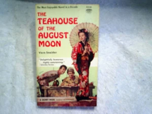 1963 THE TEAHOUSE OF AUGUST MOON PAPERBACK,Marlon Brando Glenn Ford Machiko Kyo - Picture 1 of 3