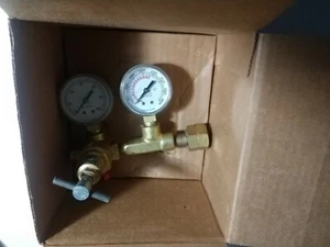 Airco Regulators Welding Products. ADI 1608E 891 7203 - Picture 1 of 6