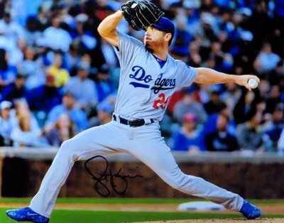 Foto autografiada firmada por Scott Kazmir 11X14 LA Dodgers Road Ball en mano con certificado de autenticidad Foto 1 de 2