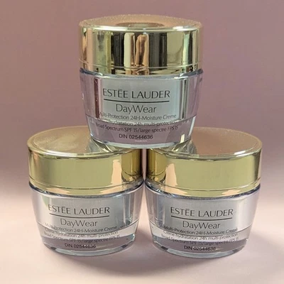 Lote 3 Crema Multiprotección Avanzada Estee Lauder DayWear FPS 15 0,5 oz/15 ml Foto 1 de 4