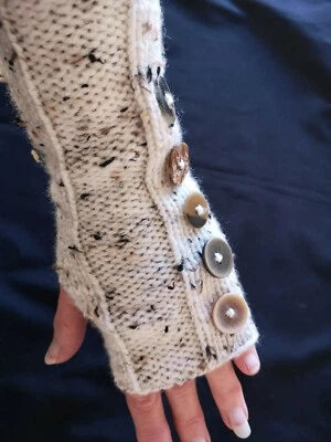 Creme/Brown Aran Tweed HandKnit Seamless Fingerless Gloves w.Buttons Viscose - Image 1 of 4
