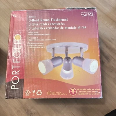 Lámpara de techo redonda de montaje empotrado Portfolio de 3 cabezales de acero inoxidable cepillado escarcha Foto 1 de 4