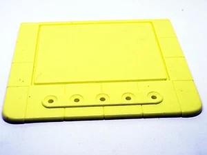 Plasticville Frosty Bar Yellow Base O-S Scale - Picture 1 of 1