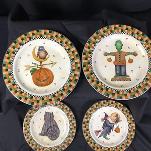 Debbie Mumm Halloween Salad/Lunch/Dessert Plates 8 1/4" Set of 4 Sakura 2011 - Picture 1 of 9