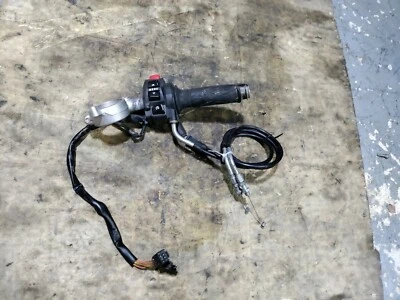 Clip derecho Suzuki GSXR 600 750 2008-2009 con interruptores de montaje de acelerador dañados Foto 1 de 4