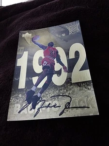 1992 Upper Deck Gatorade Gold Foil Michael Jordan Back To Back (1992) #8 of 12 - Picture 1 of 7