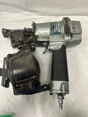 HITACHI NV45AB2 1-3/4" COIL NAILER (P23014154) - Image 1 of 4