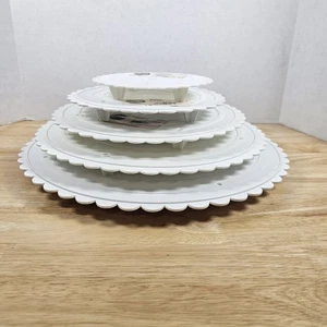Menge 5 Wilton Dekorateur Bevorzugte Kuchenteller Rund Überbacken 6" 8" 10" 12" 14 - Bild 1 von 6