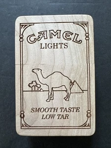 Portasigarette/portasigarette in legno con luci cammello anni 90 gusto liscio logo bestia basso catrame - Foto 1 di 8