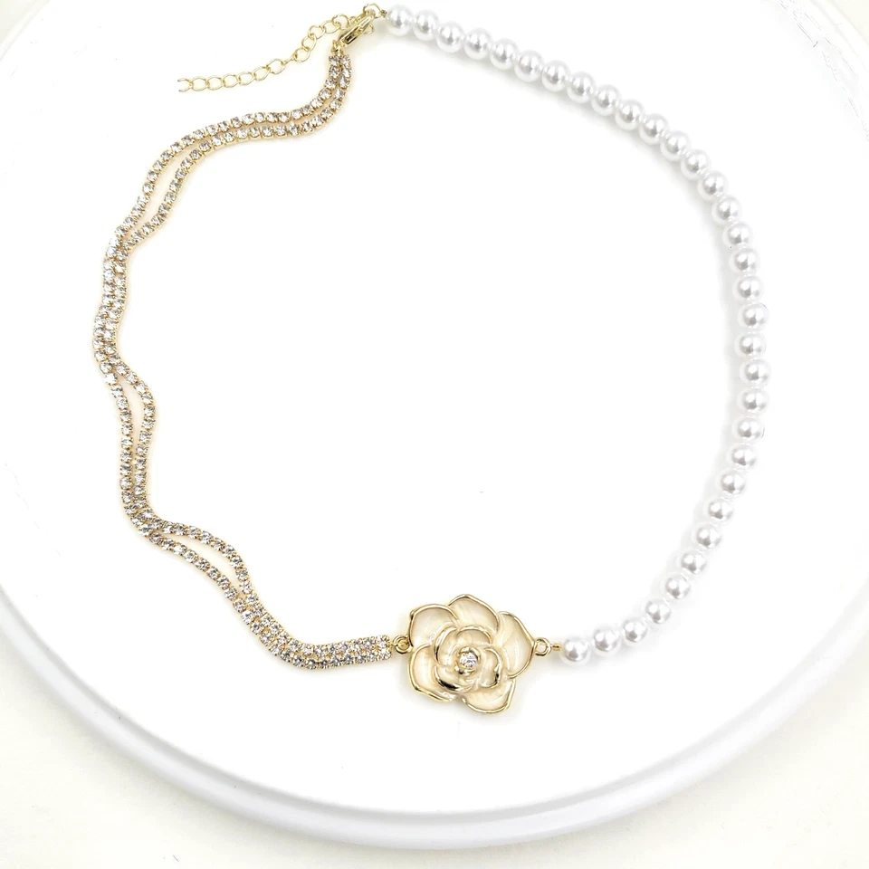 Collar de perlas de imitación de diamantes de imitación de camelia, collares de perlas rosas, regalos de boda Foto 1 de 4