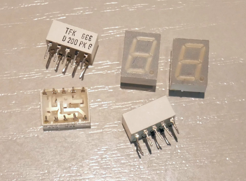 3 Stück 7-Segment-Anzeige, LED Siebensegment-Ziffernanzeige TFK D200 PK G - Bild 1 von 1