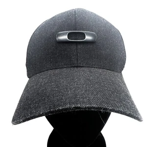VTG Oakley Flexfit Yupoong Hat Black Hat Cap Small Medium S/M Men’s Dad Gift - Picture 1 of 8