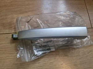 GENUINE SUBARU IMPREZA / FORESTER RH REAR DOOR HANDLE - SILVER 61160FG000TI - Picture 1 of 3