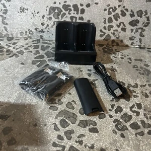 Dual Ladegerät Ladestation Plus Batterien für Wii Fernbedienungen - Bild 1 von 10