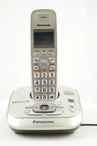 Base de respuesta de carga de teléfono inalámbrico Panasonic KX-TG4021* con adaptador de corriente - Imagen 1 de 4
