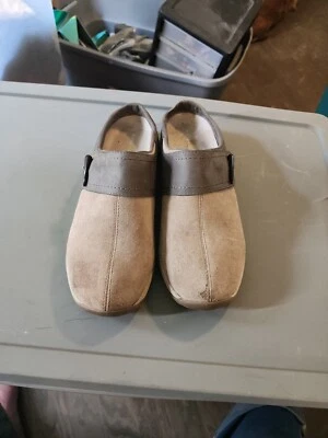 EASY SPIRIT BEIGE TAN SLIDES LOAFERS FLATS SUEDE LEATHR / FABRIC TRAVELTIME 9M - Image 1 of 4