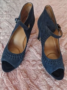 Clarks Navy Blue Suede Heels Size 5.5 PERFECT CONDITION - Picture 1 of 7