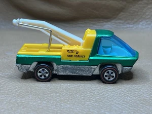 HW REDLINE 1969 HEAVY WEIGHTS TOW TRUCK IN SPECTRA GREEN NEAR MINT - Picture 1 of 10