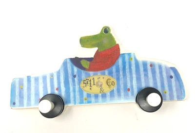 IKEA FABLER Perchero Habitación Infantil Caimán en Coche - 2 Tacos para Colgar Foto 1 de 4