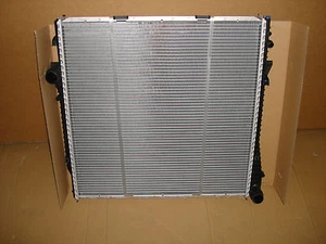 BEHR HELLA MAKE BMW X5 Radiator Auto O.E. 17107544668A - Picture 1 of 1