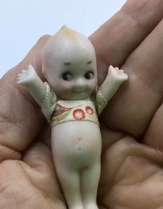 Vintage Biskuit Kewpie Puppe mit Bandmarkierungen 2,5 Zoll - Bild 1 von 7