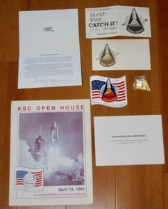 1991 Kennedy Space Center Columbia 10th Anniversary Pin + Sticker + Brochures - Picture 1 of 3