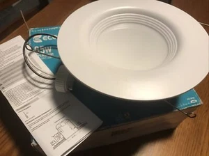 1 EcoSmart 6” Downlight LED 10w Daylight GU24 - Picture 1 of 2
