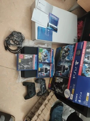 Sony PlayStation 4 Slim 1TB 1 Jahr Selten Benutzt Wie Neu, Keine Schäden, Leise - Bild 1 von 4