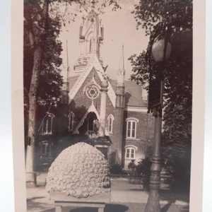 Vintage Salt Lake Utah Mormon Tabernacle Found Art Snapshot Church Grounds Hive - Picture 1 of 5