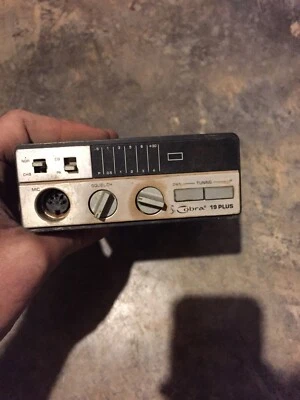 Antiguo transceptor receptor CB automático de coche de la década de 1980 1986 Cobra 19 Plus 86 Foto 1 de 4