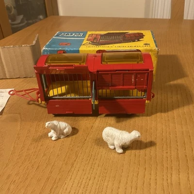 Corgi Toys 1123 Chipperfields Circus Animal Cage with Polar Bears Boxed  - Image 1 of 4