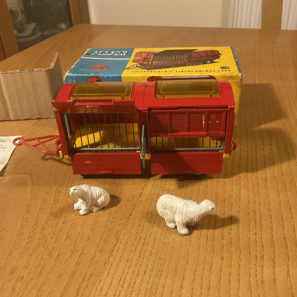 Corgi Toys 1123 Chipperfields Circus Animal Cage with Polar Bears Boxed  - Image 1 of 4