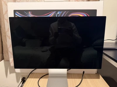  EXCELLENT Apple Studio Display 27" with Standard Glass (Tilt-Adjustable Stand) - Image 1 of 4