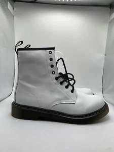 Dr. Martens 1460 Y White Patent Leather Combat Boots Size Girls 6 Boys 5 NEW - Picture 1 of 8