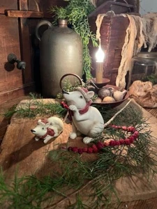 Primitive Christmas Mice Mouse in Santa Cap Cupboard Tuck Cabin Farmhouse - Picture 1 of 12