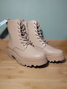 Women's Bridget Combat Boots Tan - Universal Thread - SIZE 10M - Picture 1 of 7