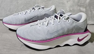 Zapatos para caminar Nike Motiva para mujer talla 10,5 DV1238-008 - Imagen 1 de 8