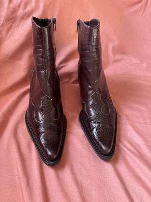 FRANCO SARTO ~ Leather Dark Brown Western Cowgirl Ankle Boots Sz 8 Chunky Heel - Image 1 of 4