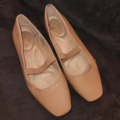 Tan Women's Old Navy Mary Jane Ballet Flat Buckle Ankle Strap Square Toe Size 10 - Image 1 of 4