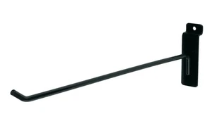 Gancho de clavija Slatwall negro de 12 pulgadas - Paquete de 50 - Para paneles de listones centrales de 3” - Imagen 1 de 2