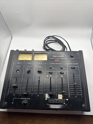 CONSOLA DE MEZCLAS ESTÉREO REALISTIC 32-1200C Foto 1 de 4